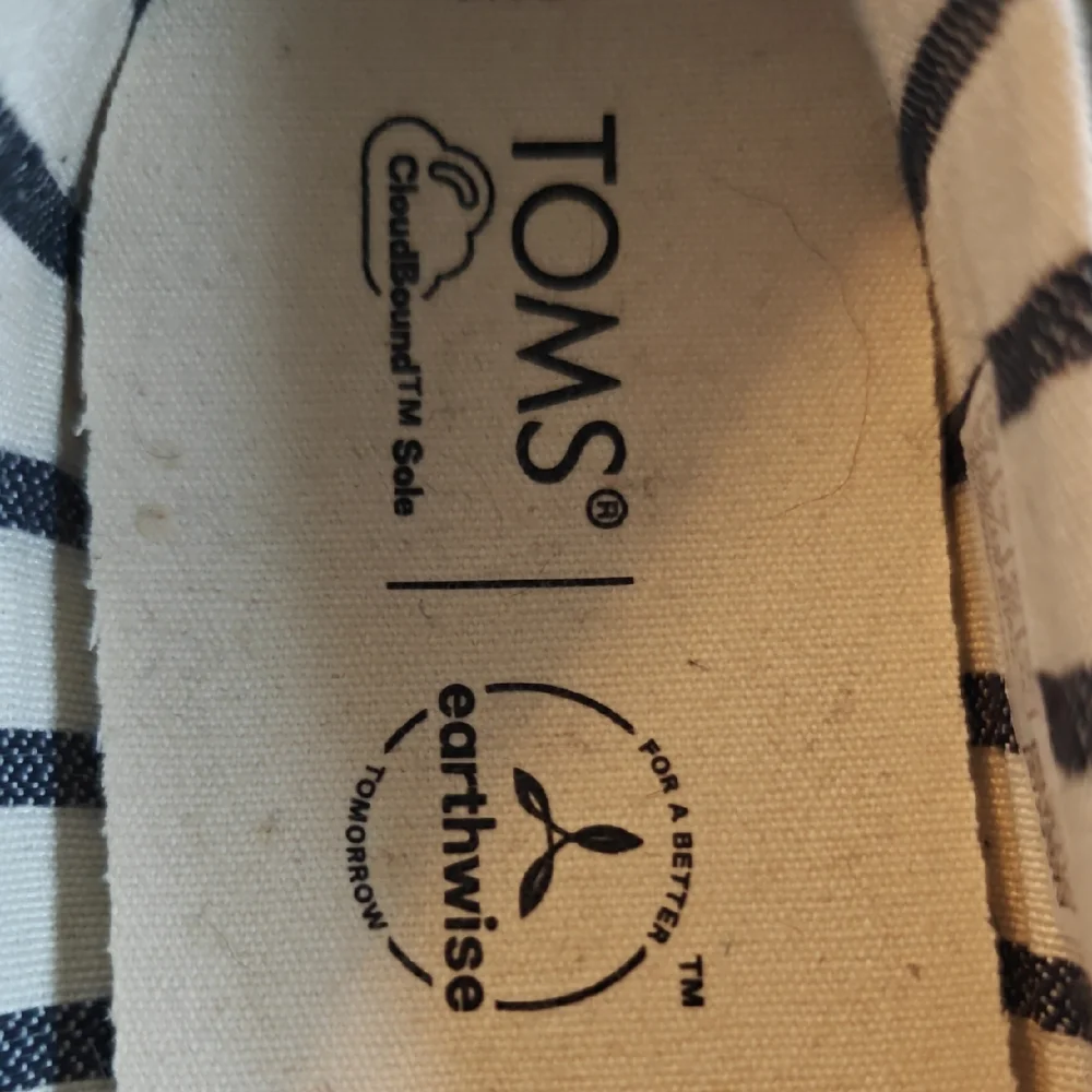 TOMS Women's 9 in Forest Green - Picture 3 of 8